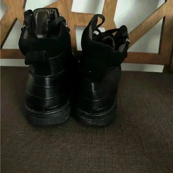 Proper Kasia Sneaker (Women) Size 9 Used like a New - Picture 2 of 7